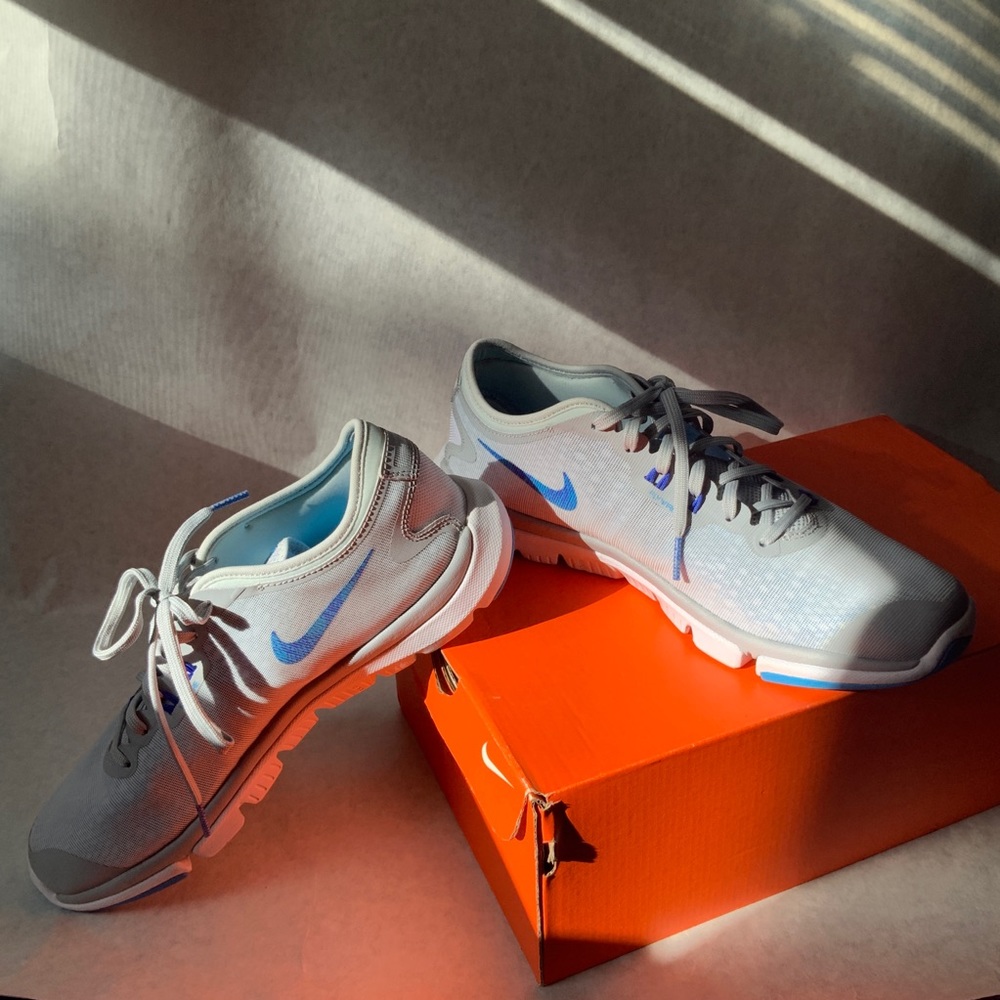 Nike sneakers (size 10)